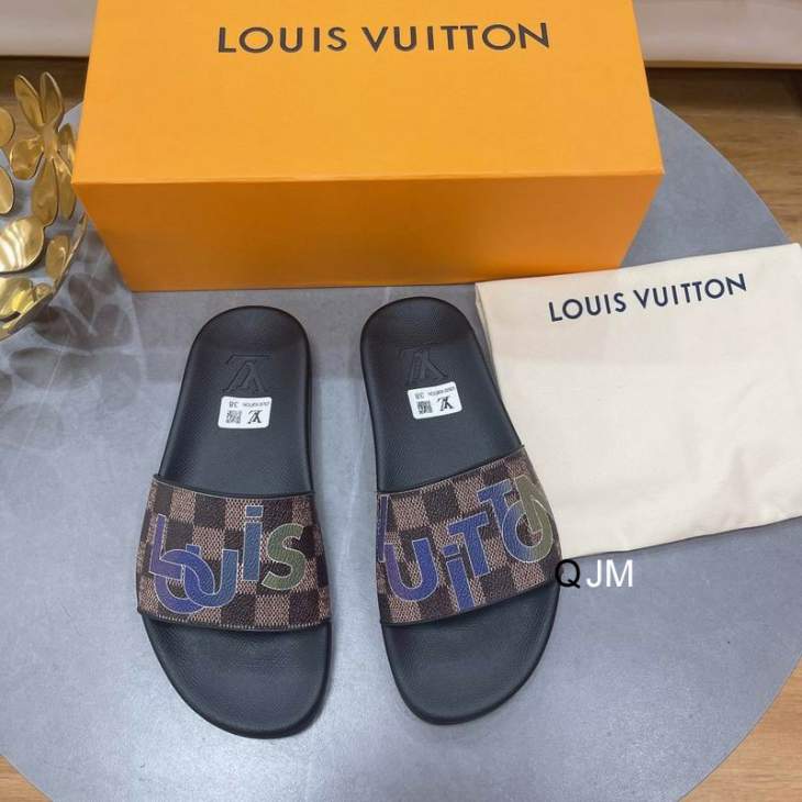 Picture of Louis Vuitton Slippers _SKULVsz35-45HY0103353